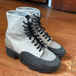 iRi suede color block lace up boots size women’s 7